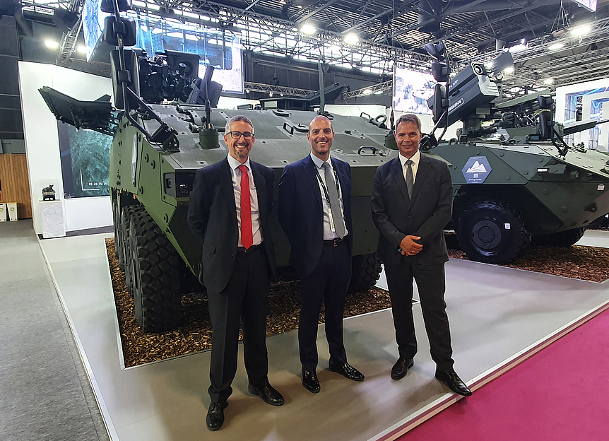 : Eurosatory: Kappa optronics and GDELS-Mowag announce partnership for joint development of DVE for Piranha IV. From left: Sebastian Vreemann, CSO Kappa optronics GmbH, Giuseppe Chillari, Vice President Wheeled Vehicles & Managing Director GDELS-Mowag GmbH | General Dynamics European Land Systems, Johannes Overhues, co-shareholder and CEO Kappa optronics GmbH