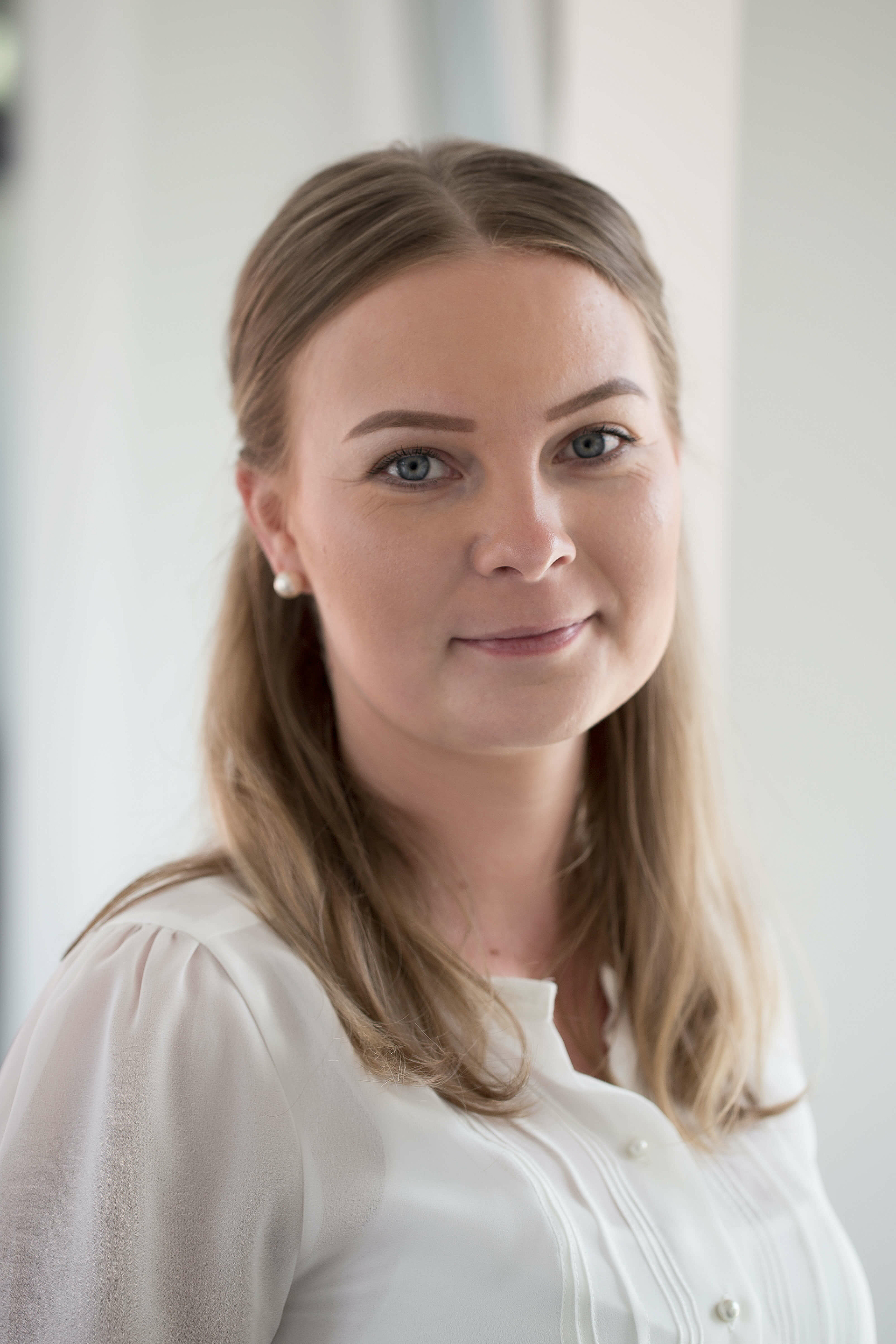 Auszubildende Natalie Gebel, Trainiee Kappa optronics Auszubildende Natalie Gebel, Trainiee Kappa optronics