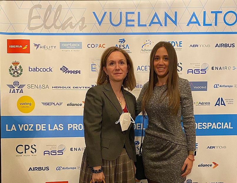 Ellas Vuelan Alto 2021: Virginia Navarro Hornillos (Kappa Spain) and Laura Vilchez, members of women's association for the aerospace sector.