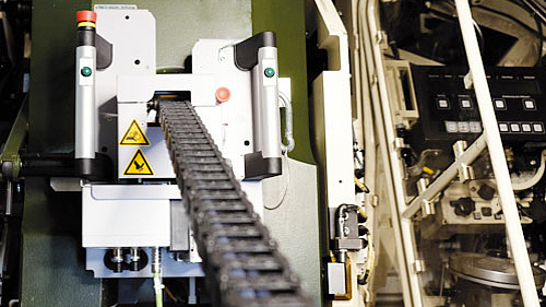 RIB 4D Gun Barrel Inspection System: Inspection of tank howitzer 2000 with mounted barrel RIB 4D Gun Barrel Inspection System: Inspection of tank howitzer 2000 with mounted barrel | Kappa optronics